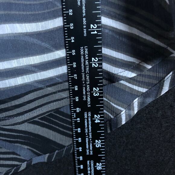 Express Womens Blouse Black White Zebra Print Sheer 3/4 Sleeve Small - Picture 8 of 11